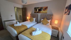 Elegant 2BD & 2BA City Centre Luxury with Lake View