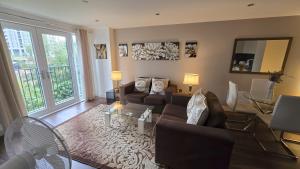 Elegant 2BD & 2BA City Centre Luxury with Lake View