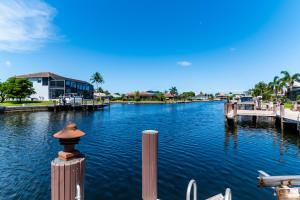 Stay Play Waterfront 3 Bed on Marco Island