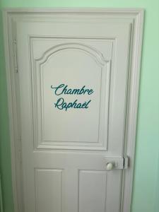 B&B / Chambres d'hotes La Parenthese Flechoise, Chambre Raphael : photos des chambres