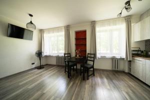 Cozy Park-View Studio Apartment with Free Parking