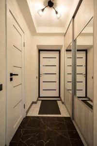 Cozy Park-View Studio Apartment with Free Parking