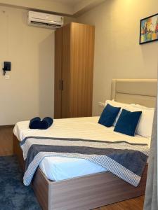 Nirvana by Urban Retreat Suite Near Expo Mart