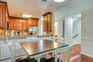 Steps to Sand Walkable Condo in Myrtle Beach!