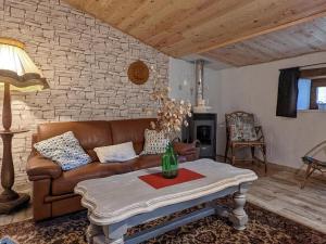 Gîte atypique à Courtesoult-et-Gatey pour un séjour confortable - FR-1-583-491