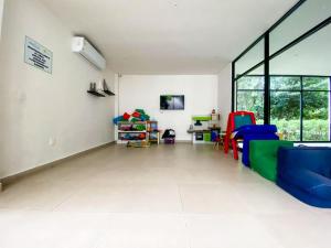 Family Ideal 3BR Vacation Home with Pools Garden BBQ