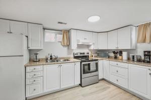 Comfy 2BR Apt near Beach and Downtown Free Parking