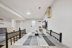Comfy 2BR Apt near Beach and Downtown Free Parking
