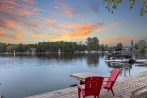 Waterfront Bliss Firepit and BBQ