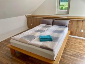 Haus am Erzbach - Ferienwohnung mitten in der Natur