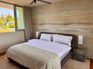 Venice Walk Street Retreat Jacuzzi and Lemon Tree