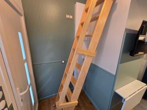 2G- Studio tout équipé avec cuisine proche Paris