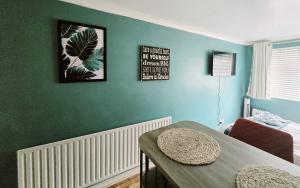 Twenty-One Retreat Surrounded by open landscapes