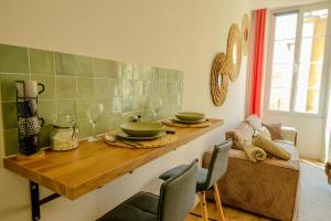 Studio au coeur du Vieux Nice - Vue mer et clocher