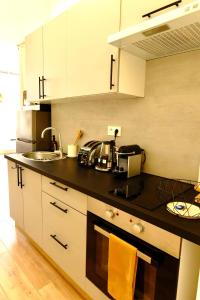 Studio au coeur du Vieux Nice - Vue mer et clocher