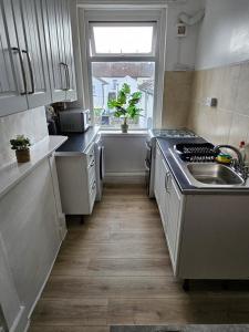 Entire 2 Bedroom Apartment City Centre & Stadium