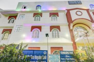 Hotel O Vishwakarma Palace