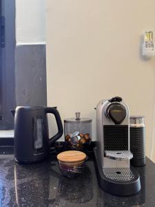 Elegant & Cozy Stay in Center