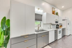 4 Mi to Mohican River Ohio Amish Country Cottage