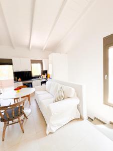 eucalyptus--top floor beachfront apartment