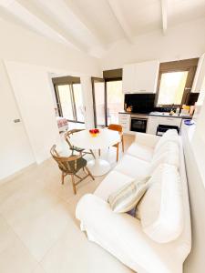 eucalyptus--top floor beachfront apartment