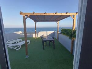 Studio avec terrasse et vue mer