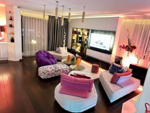 Private Rooftop Jacuzzi