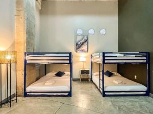 Spacious 222 3bd Sleeps 18 Free Parking