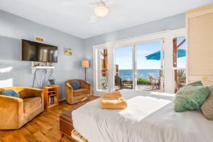 3009 Ocean St F Fantastic Oceanfront Condo Featuring Free WiFi, Patio