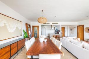 La Amada, Private Terrace Penthouse in Beachfront Complex