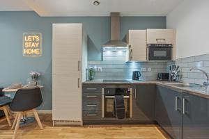 Central Leeds Flat - In City Centre - Modern Décor - Sleeps 8