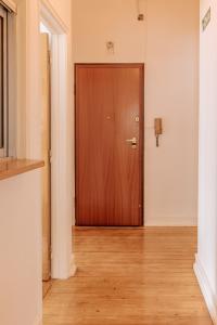 Aquillas Family Room 104 by Mycelia