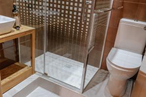 Aquillas Family Room 104 by Mycelia