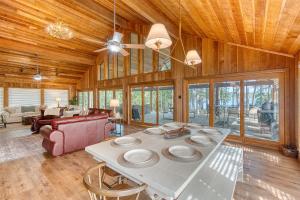 Waterfront Lake Haus at Indian Creek South Toledo Bend