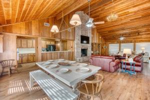 Waterfront Lake Haus at Indian Creek South Toledo Bend