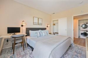 North Park Modern 2BR King Beds, Workspaces, Parking