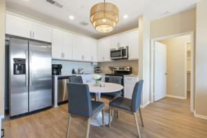 North Park Modern 2BR King Beds, Workspaces, Parking