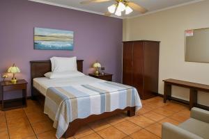 Hotel Puerta del Sol - San Jose Airport