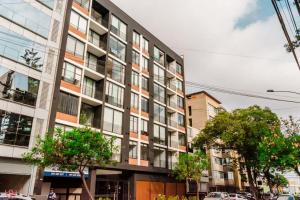 Bright 1BR with Gym and Chill Terrace