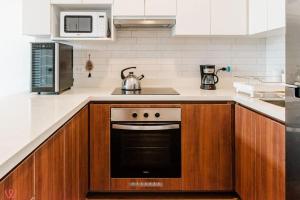 Bright 1BR with Gym and Chill Terrace