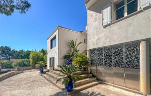 Maisons de vacances Lovely Home In Caveirac : photos des chambres