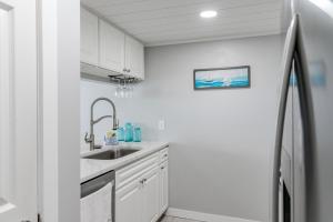 Beachfront Days Ocean View Condo Bliss