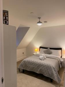 Modern Stay - Walk to Everything 6