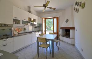 3 Bedroom Stunning Home In Monte San Savino
