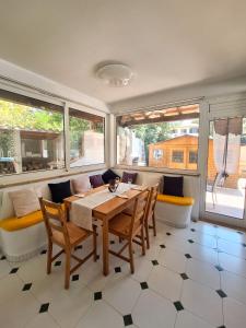 Villa Nevada Gran casa vacacional familiar con piscina cerca de la playa en Puerto Pollença