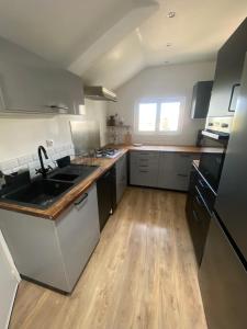 TY LOUIS Meublé de tourisme 3 étoiles pour 4 personnes avec vue mer et plages à 2 minutes à pieds