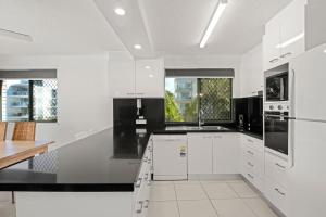 Lindomare Unit 19, 11 Orvieto Tce, Kings Beach