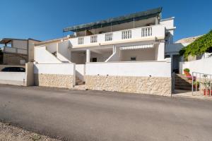 Apartments by the sea Metajna, Pag - 6395 
