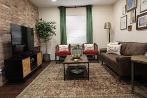 Vintage Chic in Downtown ATX!