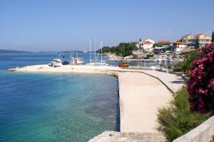 Apartments with parking space Krapanj, Sibenik - 24787